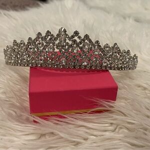 Silver Regal Tiara Hair Accessories